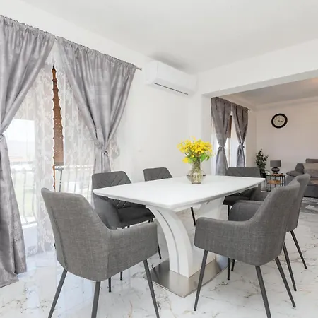 Tatil Evi In Runovici Runovic
