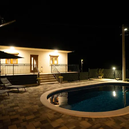 Gorgeous In Runovici With Kitchen Runovic