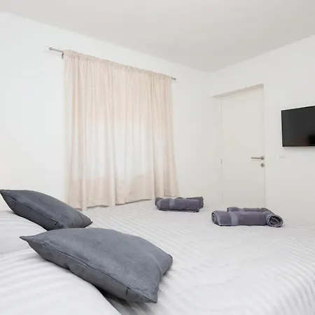 Casa vacanze Gorgeous In Runovici With Kitchen *