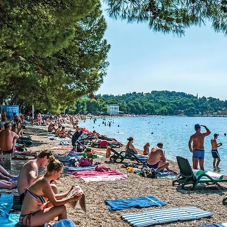 Gorgeous In Runovici With Kitchen Casa vacanze